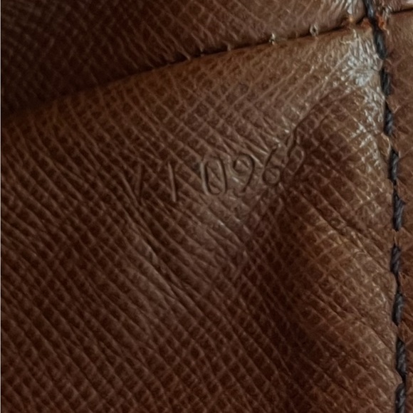 Louis Vuitton Chantilly MM Crossbody Bag Purse Messenger Monogram LV - Picture 17 of 17